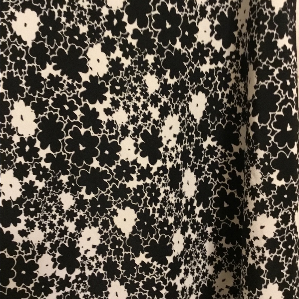 EXPRESS DRESSY BLACK & WHITE SUNDRESS - Picture 4 of 5